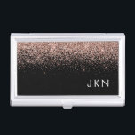 Boîtier Pour Cartes De Visite Rose Gold Blush rose Parties scintillant noire Mon<br><div class="desc">Black and Rose Gold - Blush Pink Sparkle Parties scintillant Monogramme Nom Titulaire de carte de visite. Cela rend le cadeau parfait pour 16 ans,  mariage,  douche nuptiale,  anniversaire,  baby shower ou bachelorette pour quelqu'un qui aime le luxe glam et les styles chic.</div>