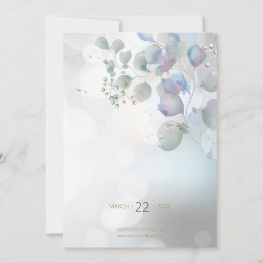 Bokeh Dusty Blue Laurel Eucalyptus Save the Date Kaart (Achterkant)
