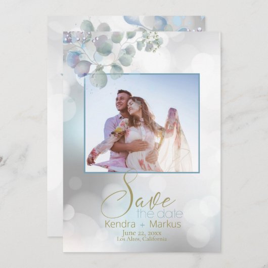 Bokeh Dusty Blue Laurel Eucalyptus Save the Date Kaart (Voorkant / Achterkant)