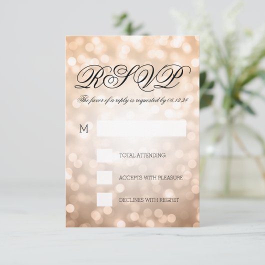 Bokeh en cuivre éclaire un mariage élégant RSVP (Debout devant)
