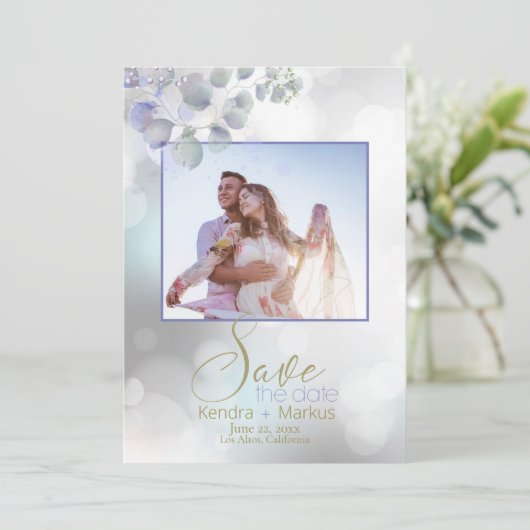 Bokeh en Lila Munt Eucalyptus Save the Date Kaart (Staand voorkant)
