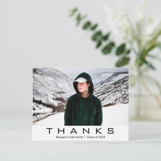 Bold Modern Typography Photo Afstuderen Dank je Briefkaart (Staand voorkant)