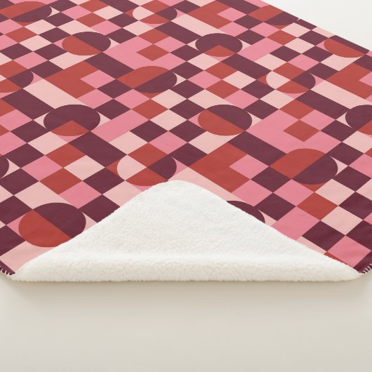 Bold Pink and Red Retro Geometric Pattern Sherpa Deken (3/4)