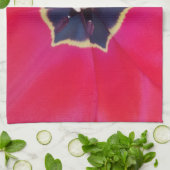 Bold Red Tulp Flower Macro Natuur Theedoek (Gevouwen)