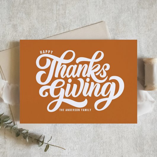 Bold Script Sinaasappel Happy Thanksgiving Feestdagenkaart