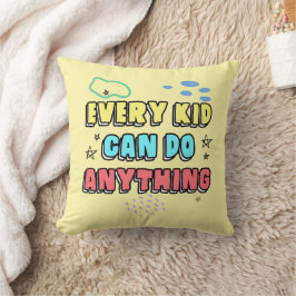 Bold Typography Statement Design voor kinderen Kussen