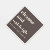 Bold Typography Warm Brown Cream Modern Wedding Servet (Hoek)