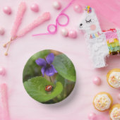 Bols En Carton Ladybug sur les fleurs de violet doux (Fête)