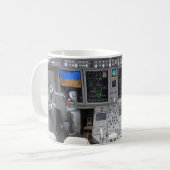 Bombardier Challenger 300 Cockpit Mug (Devant gauche)