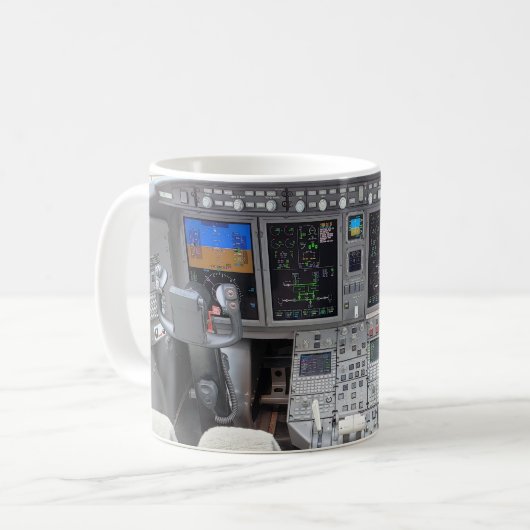 Bombardier Challenger 300 Cockpit Mug (Devant gauche)