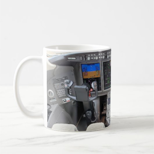 Bombardier Challenger 300 Cockpit Mug (Gauche)