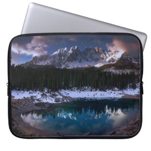 BOMEN NEAR MOUNTAIN LAPTOP SLEEVE