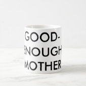 bon-asseenfantent la tasse pour des rêves et la (Centre)