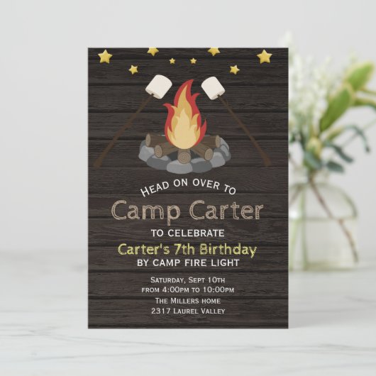 Bonfire Camping Anniversaire Fête Invitation (Debout devant)