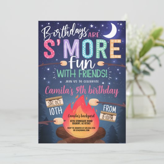 Bonfire S'mores Invitation d'anniversaire (Debout devant)