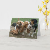 Bonne carte Basset Hound Beagle Anniversaire (Fleur jaune)