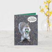 Bonne carte de café d'écureuil d'anniversaire (Fleur jaune)