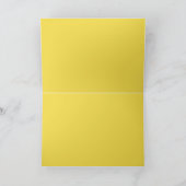 Bonne carte de Pâques, chat dans un bonnet de Pâqu (Intérieur)