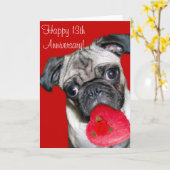 Bonne carte de voeux carlin du 13e anniversaire (Fleur jaune)