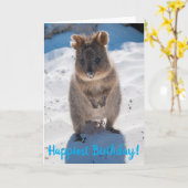 Bonne carte Quokka anniversaire le plus heureux (Fleur jaune)