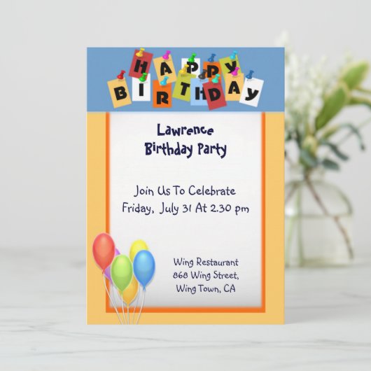 Bonne invitation d'anniversaire (Debout devant)