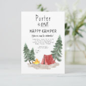 Bonne invitation de premier anniversaire de camper (Debout devant)