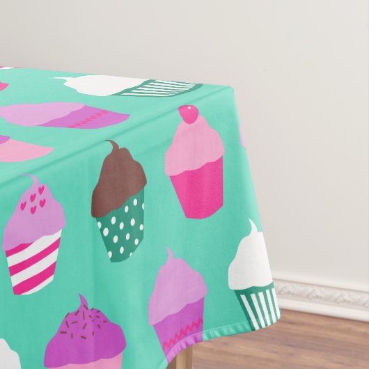 Bonne nappe de cupcakes d'anniversaire (In Situ)