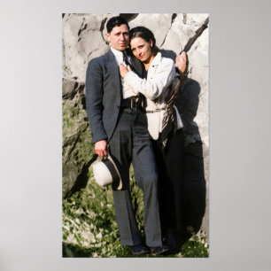 Bonnie And Clyde Omhelzing 1933 Geremasterd Poster