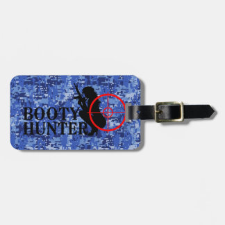 Boobyjager op marineblauwe camouflage bagagelabel