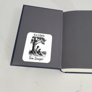 Bookplate - Jongen lezen onder boom - Vierkante Sticker