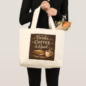 Books, Coffee & Quiet – Dark Academia Book Lover Grote Tote Bag (Voorkant (product))
