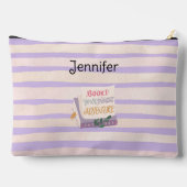 "Books hold the adventures my heart needed" Etui (Achterkant)