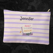 "Books hold the adventures my heart needed" Etui