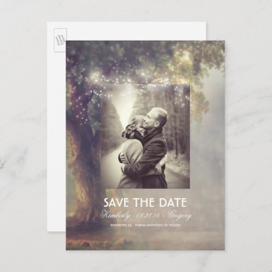 Boom en String Lights Rustieke Foto Save the Date Aankondigingskaart (Voorkant / Achterkant)