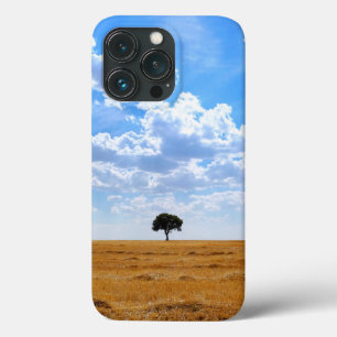 Boom in een geoogst tarweveld iPhone 13 pro hoesje