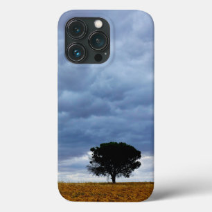 Boom in een leeg veld iPhone 13 pro hoesje