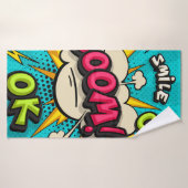 Boom pop art cloud bubble. Smile, wow, pow, cool,  (Serviette de bain)