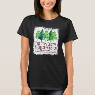 Boom Topjes luisteren en kinderen luisteren naar n T-shirt