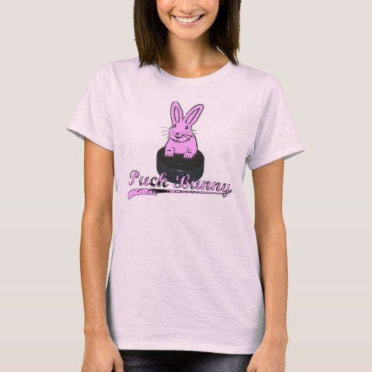 #BOOMNASTY Hockey Puck Bunny T T-shirt (Voorkant)