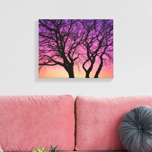 Boomsilhouetten in de zonsondergang - Canvas Print (Insitu (Woonkamer))
