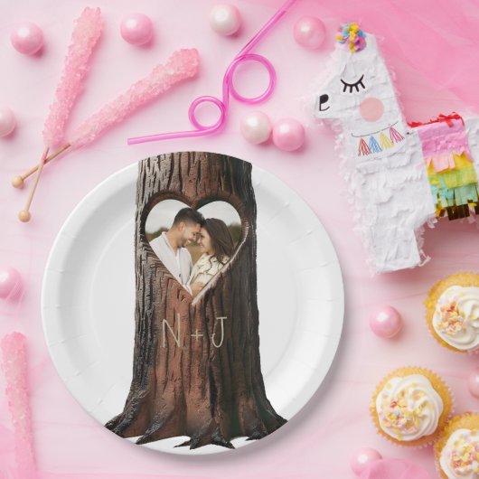 Boomstronk met uitgekapt hart Rustige minimale bru Papieren Bordje (Feest)