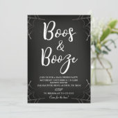 Boos & Booze Chalkboard Halloween Invitation (Debout devant)
