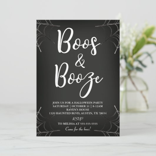 Boos & Booze Chalkboard Halloween uitnodiging (Staand voorkant)
