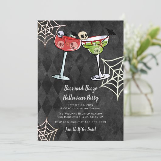 Boos en Booze Halloween Invitation Kaart (Staand voorkant)