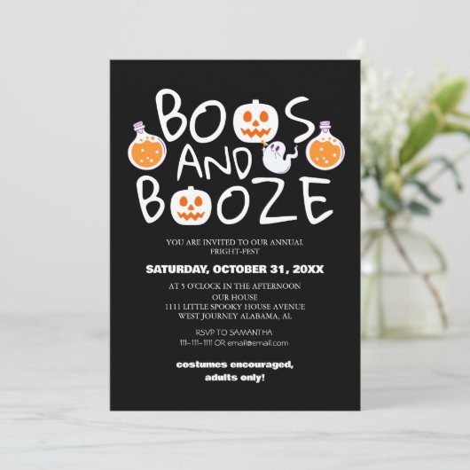 Boos en Booze Spooky Halloween Kostuum Party Kaart (Staand voorkant)