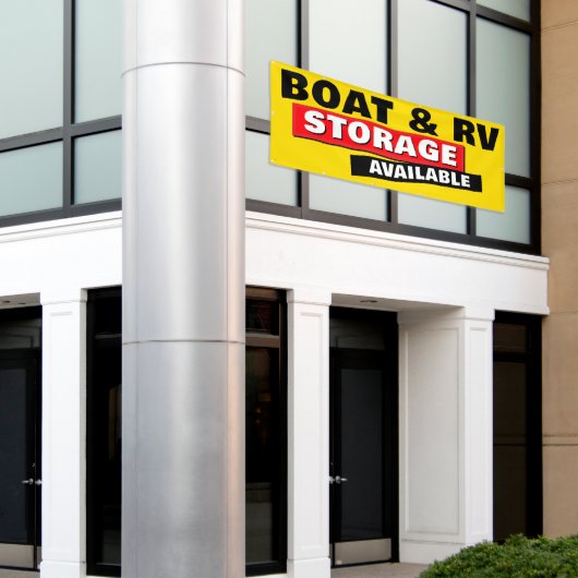 Boot en RV opslag beschikbaar veel ruimte buiten Spandoek (Buitenkant Gebouw)