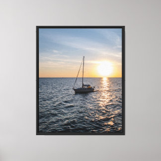 Boot zeilt in zonsondergang uitgerekte canvasprint canvas afdruk