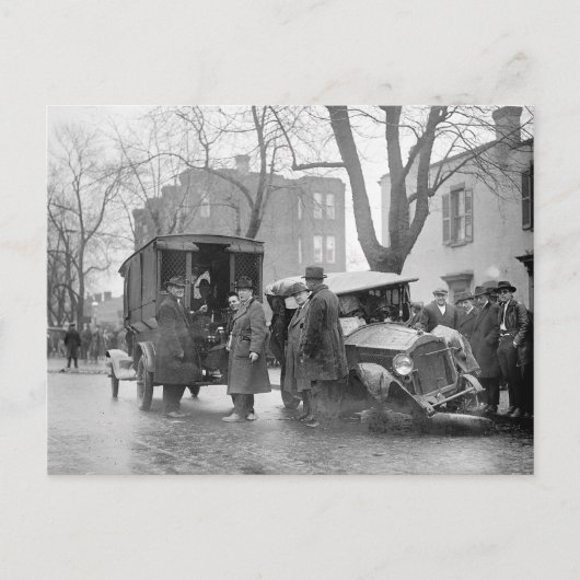 Bootlegger's Wrecked Car, 1922 Briefkaart (Voorkant)