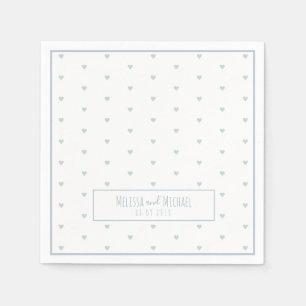 bord blauw kleine hartjes patroon op witte bruilof servet