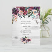 Bordeaux Floral Garden QR Code RSVP Wedding Invita Kaart (Staand voorkant)